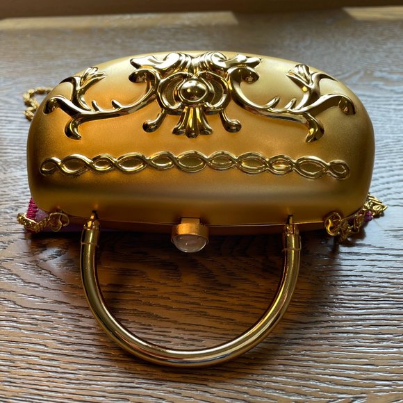 DANIELLA - Gold Tone Clutch Purse with Chain and Compact Mirror - 2005 - Picture 2 of 12